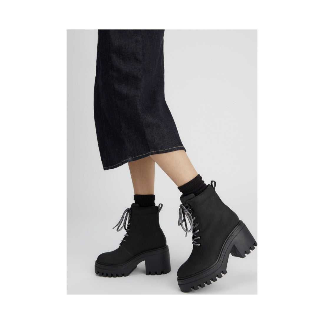 chunky heeled zip boot