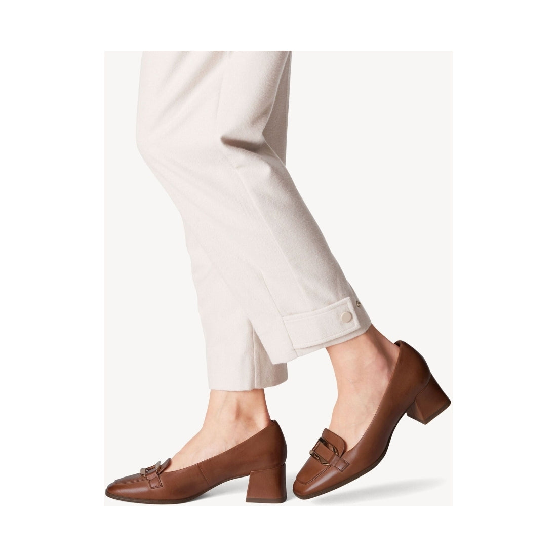 cognac elegant closed pumps