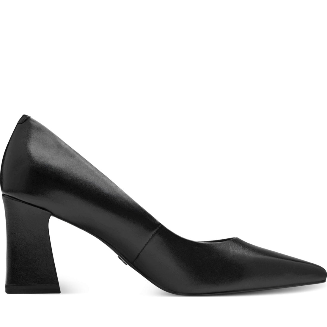 black leather elegant closed pumps