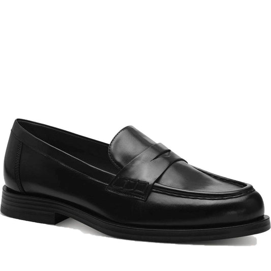 black casual closed loafers