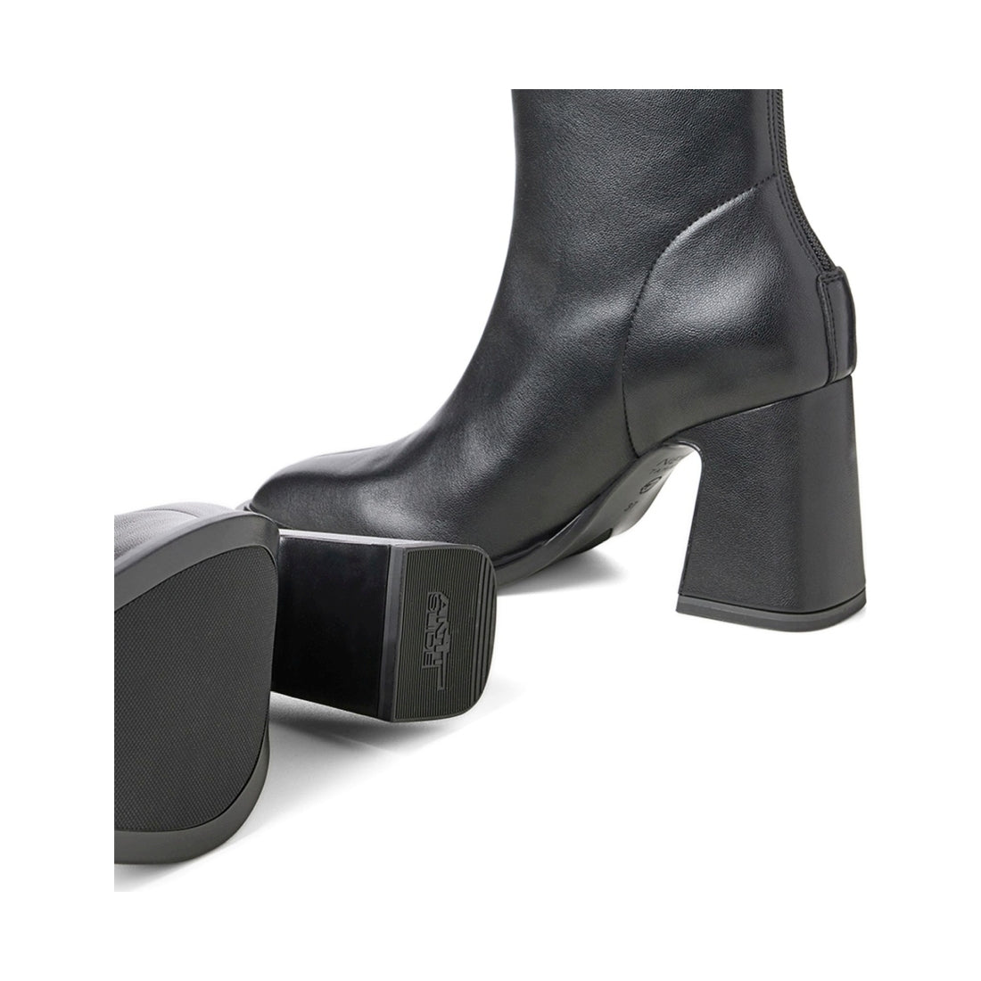 heeled boot