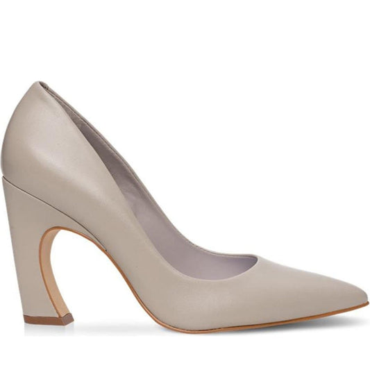 nude elegant closed pumps