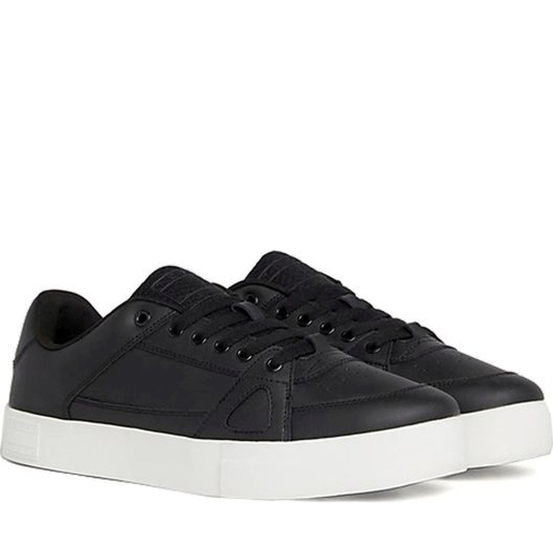 Tommy Jeans mens black vulcanized foxing flag leisure trainers | Vilbury London