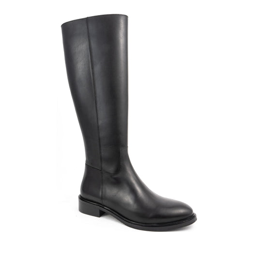 black casual closed boots