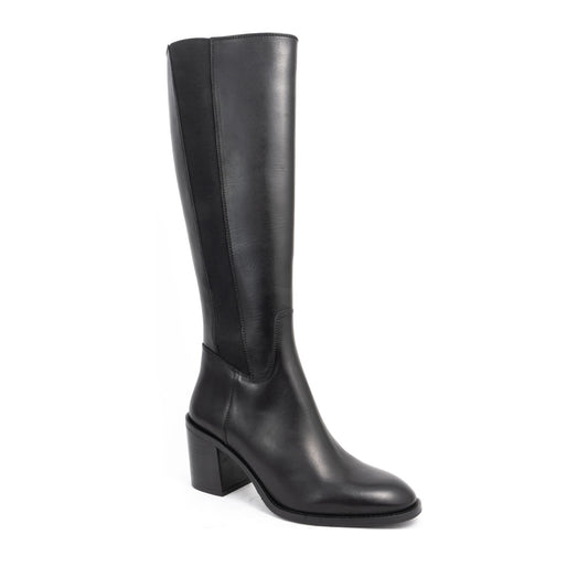 black casual closed boots
