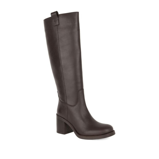 brown elegant closed boots