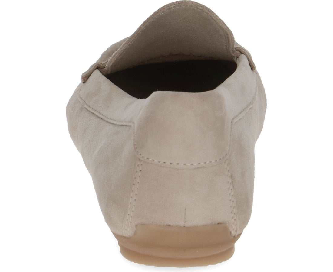 beige casual closed mocasins
