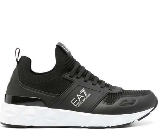 black casual closed sneaker
