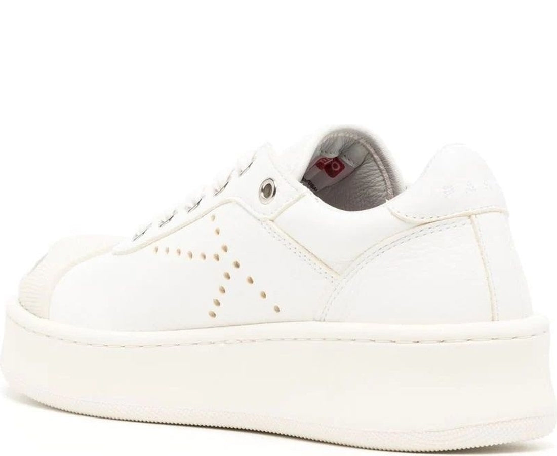 low top sneaker