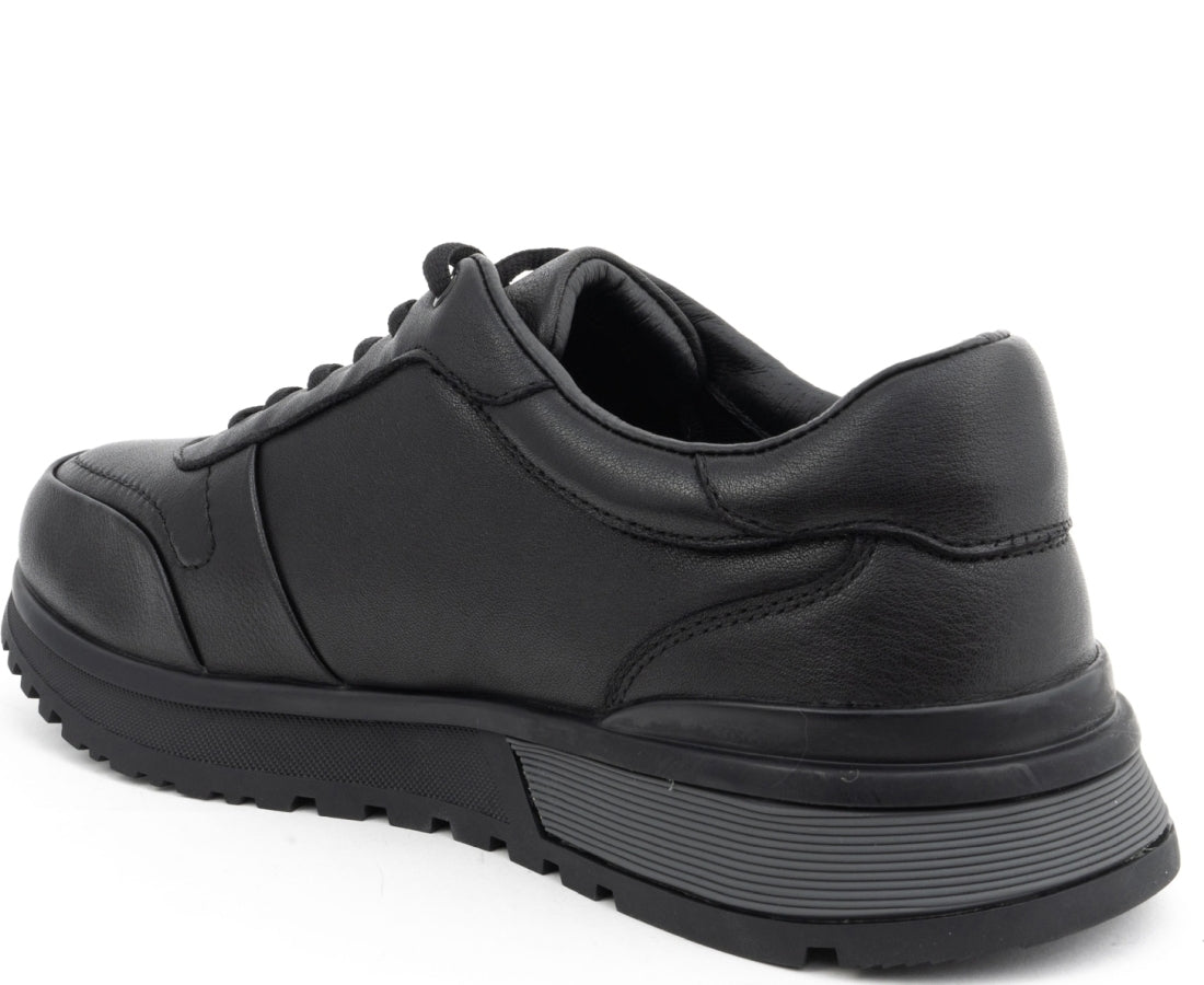leisure shoes black
