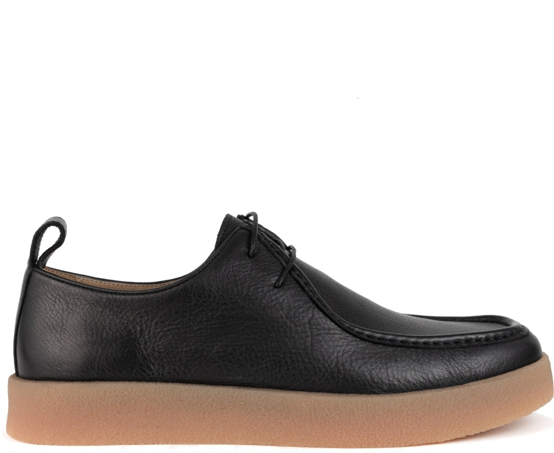 black casual closed mocasins