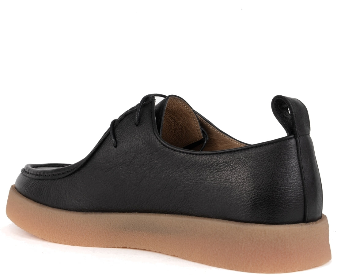 black casual closed mocasins