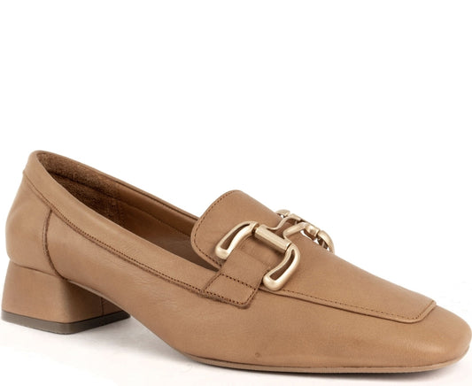 brown classic closed pumps