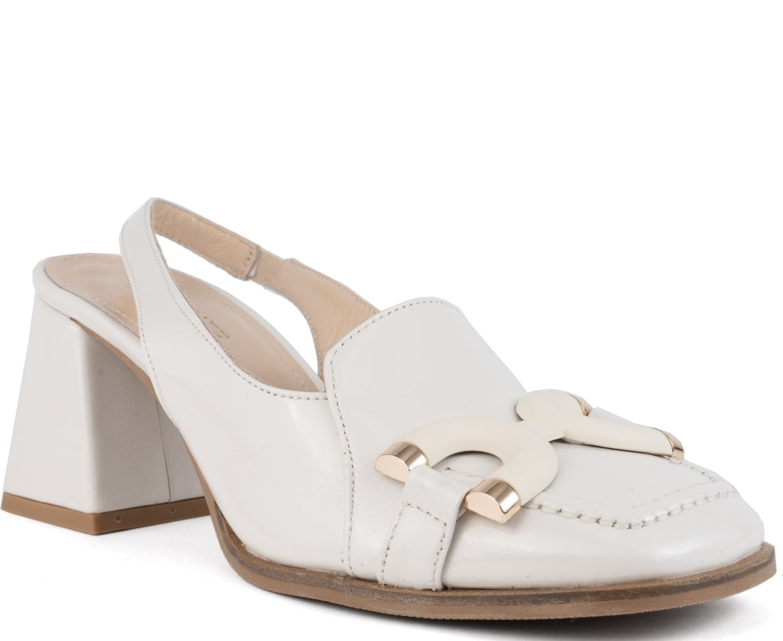 beige classic closed pumps