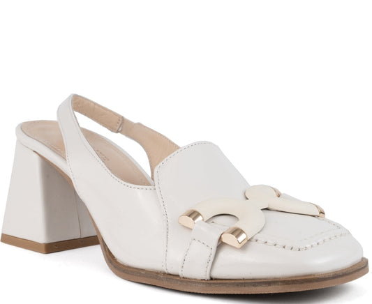 beige classic closed pumps