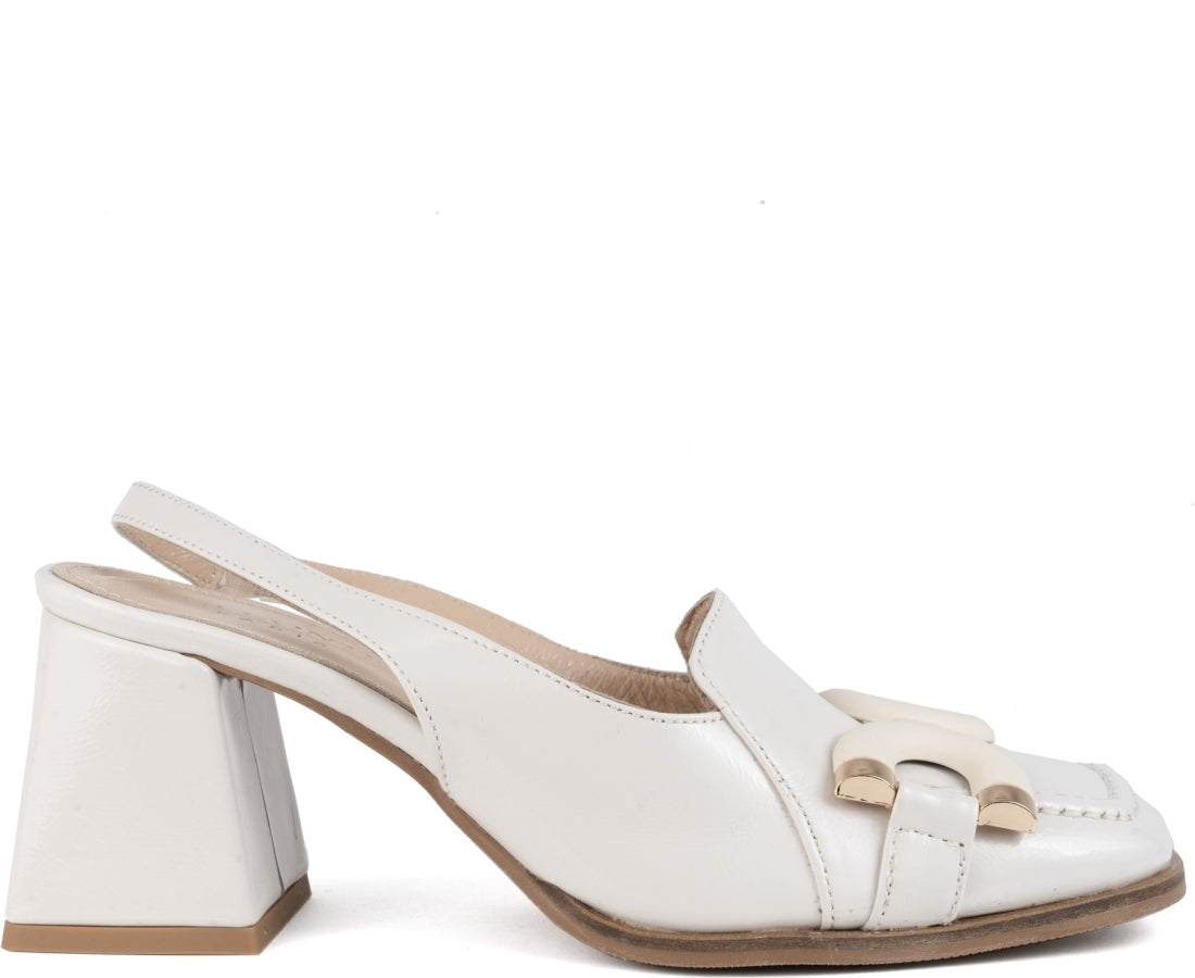 beige classic closed pumps