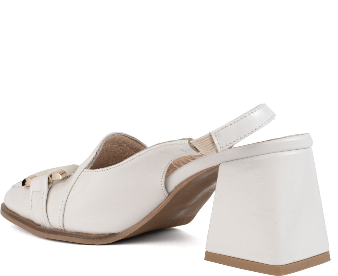 beige classic closed pumps