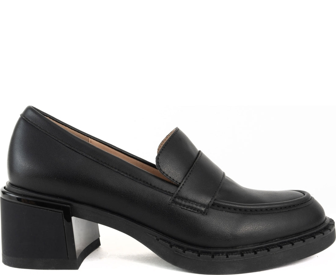 black elegant closed formal pumps