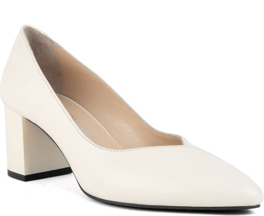 beige classic closed pumps