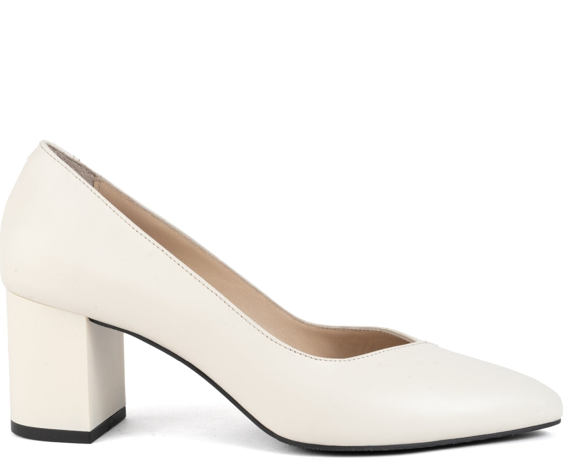 beige classic closed pumps
