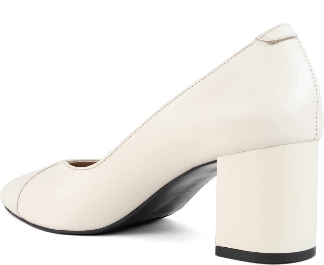 beige classic closed pumps