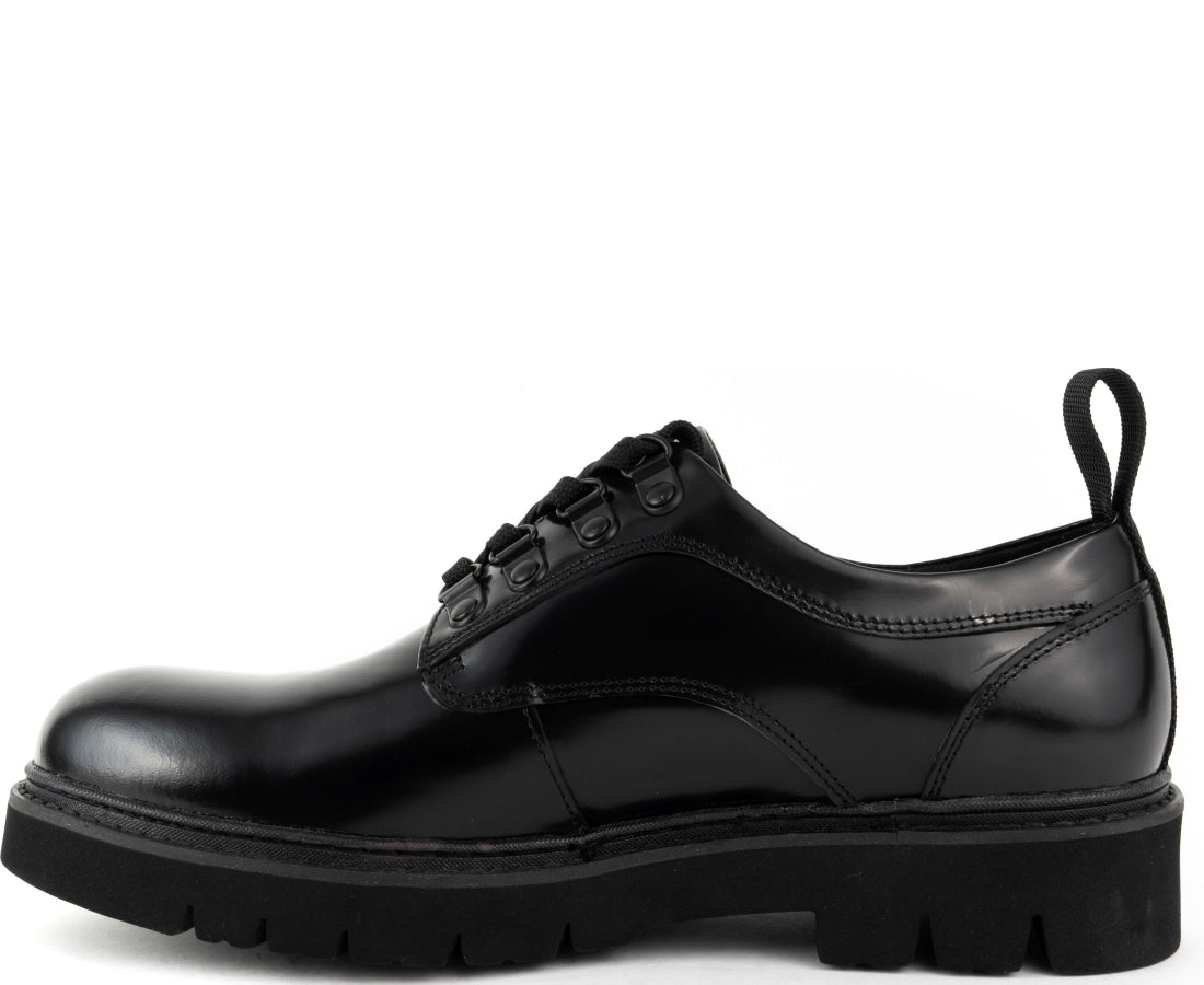 black classic closed formal