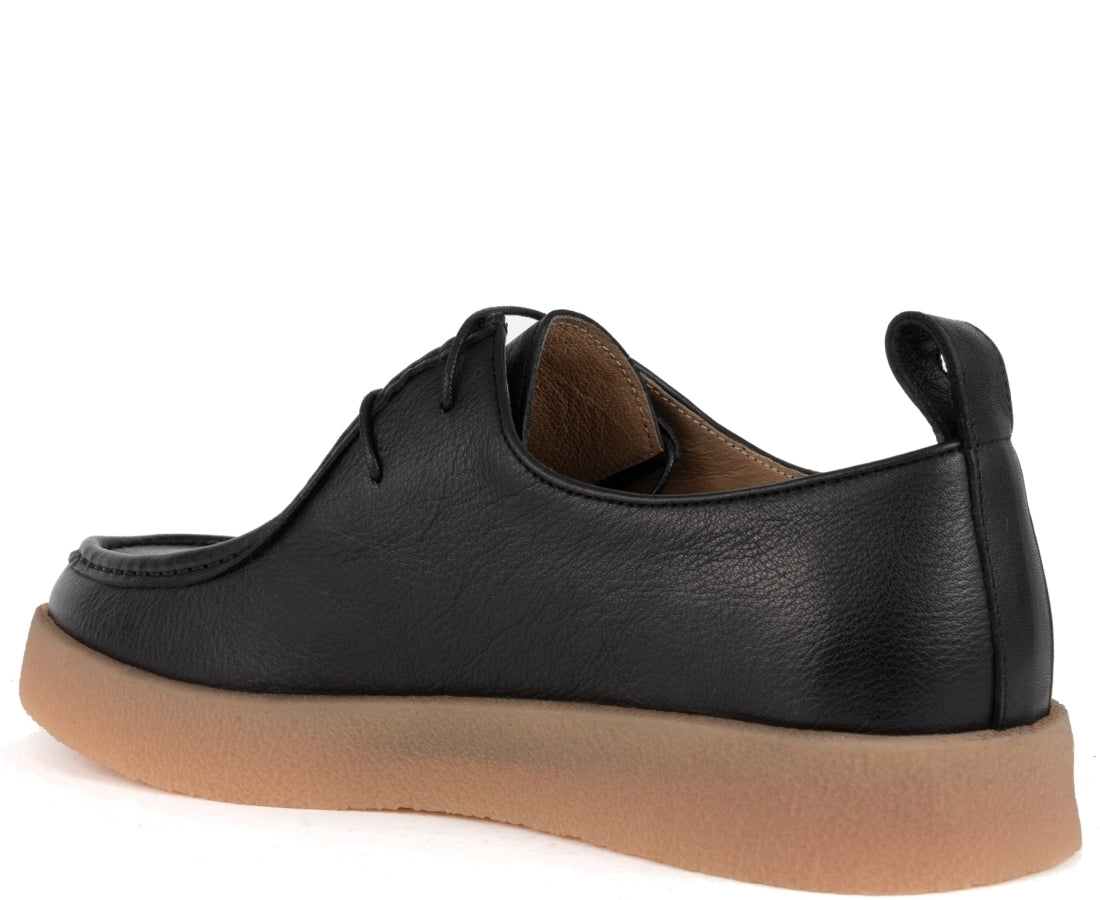 black casual closed mocasins