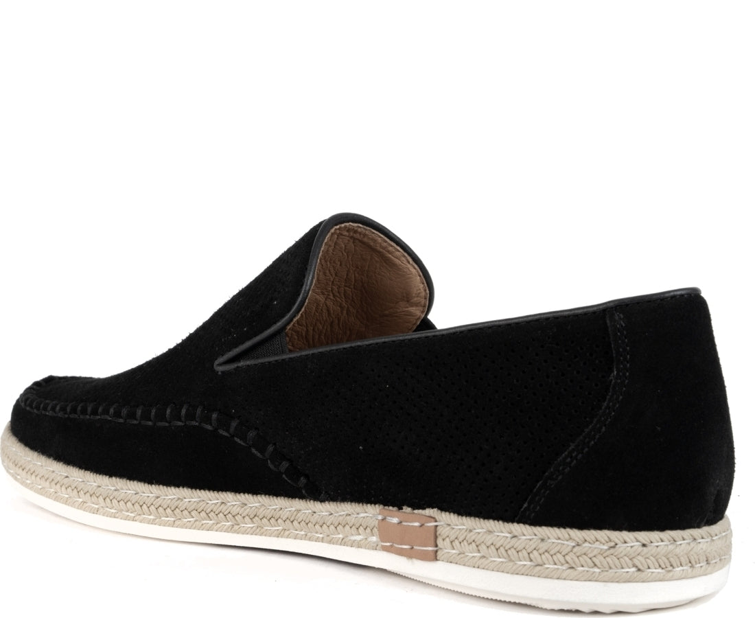 black casual closed mocasins