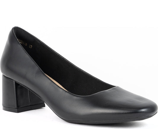 black elegant closed formal pumps
