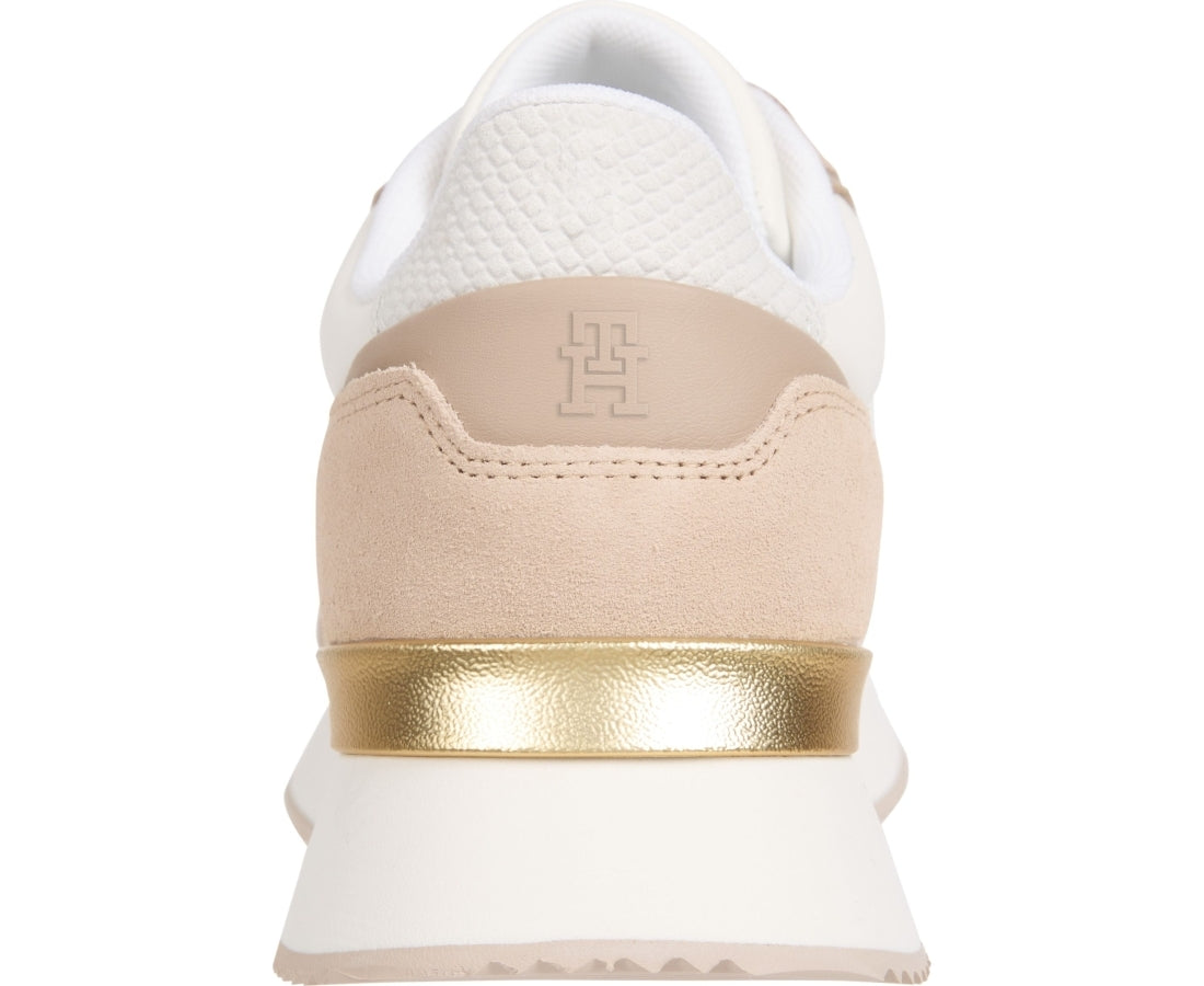 fashion runner sneaker