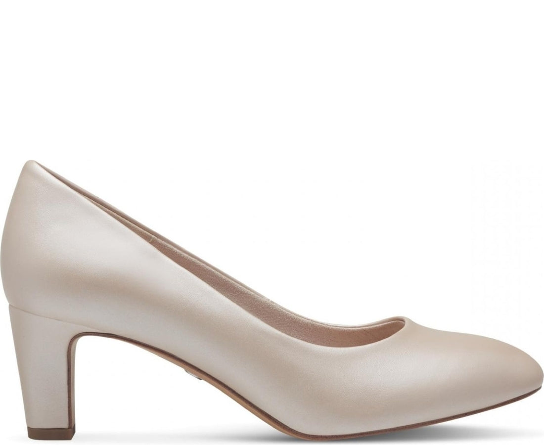 rose pearl classic closed pumps