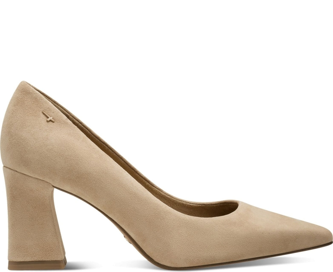 beige elegant closed pumps