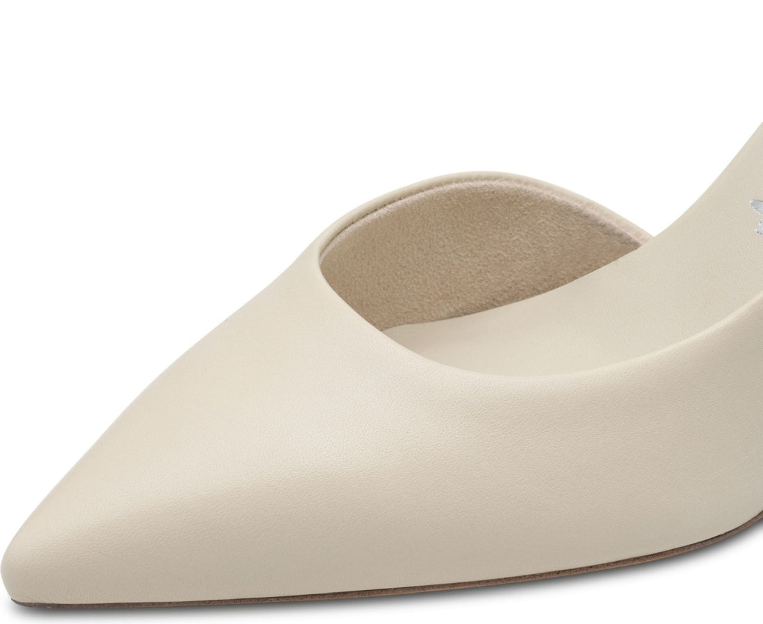 beige elegant closed pumps