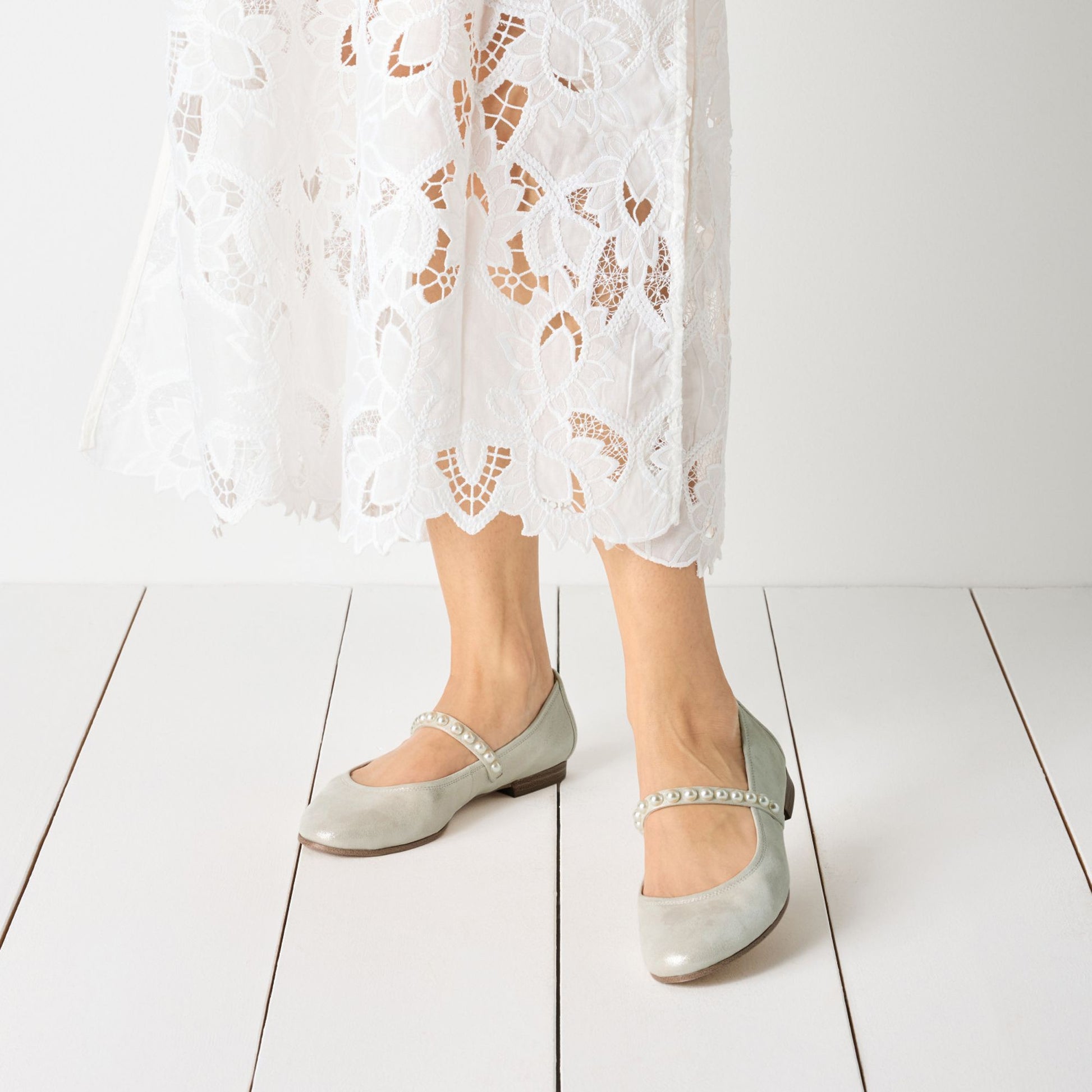 Women's Gray Ballet Flats