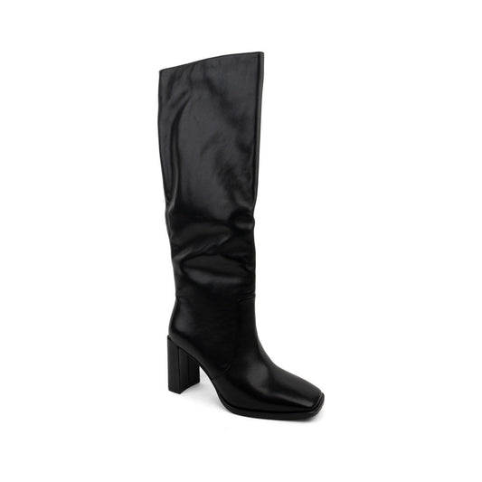 black casual closed boots