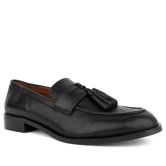 black casual closed loafers