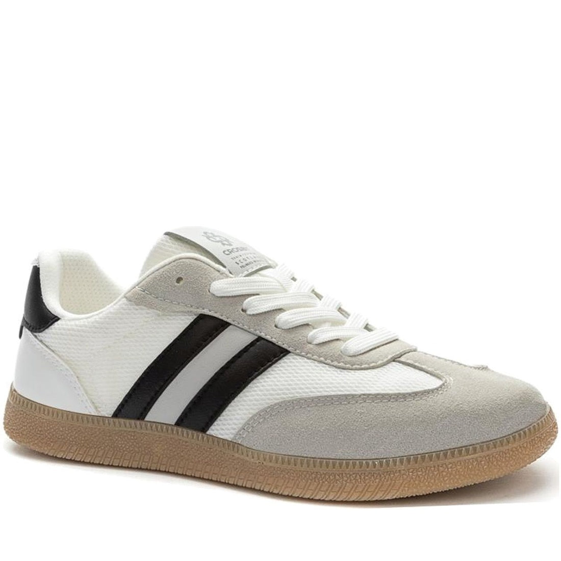 white casual closed sneakers