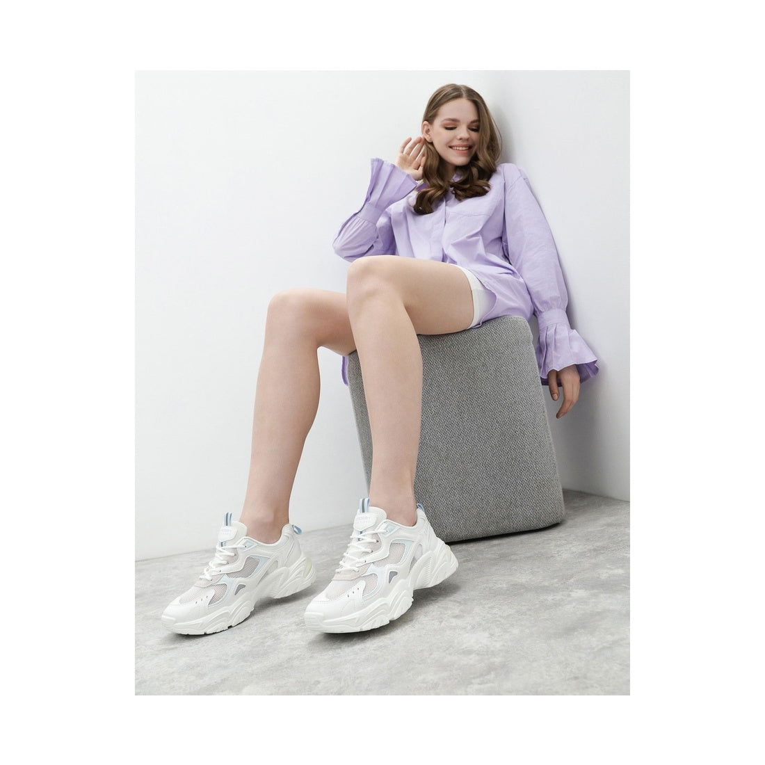 white casual closed sneakers