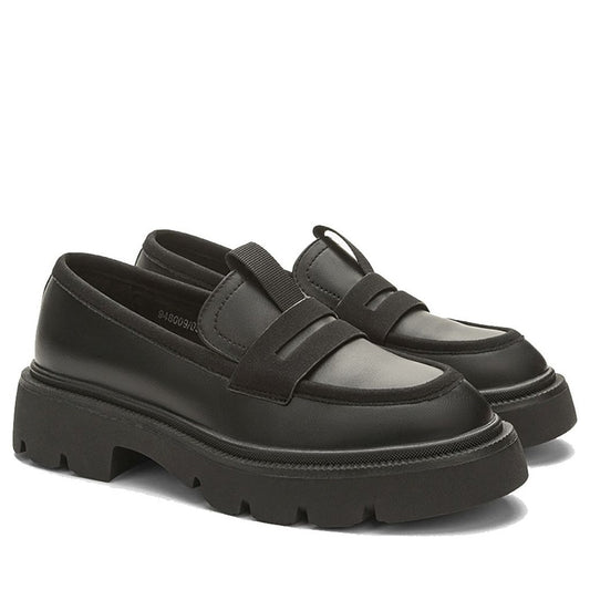 black casual closed loafers