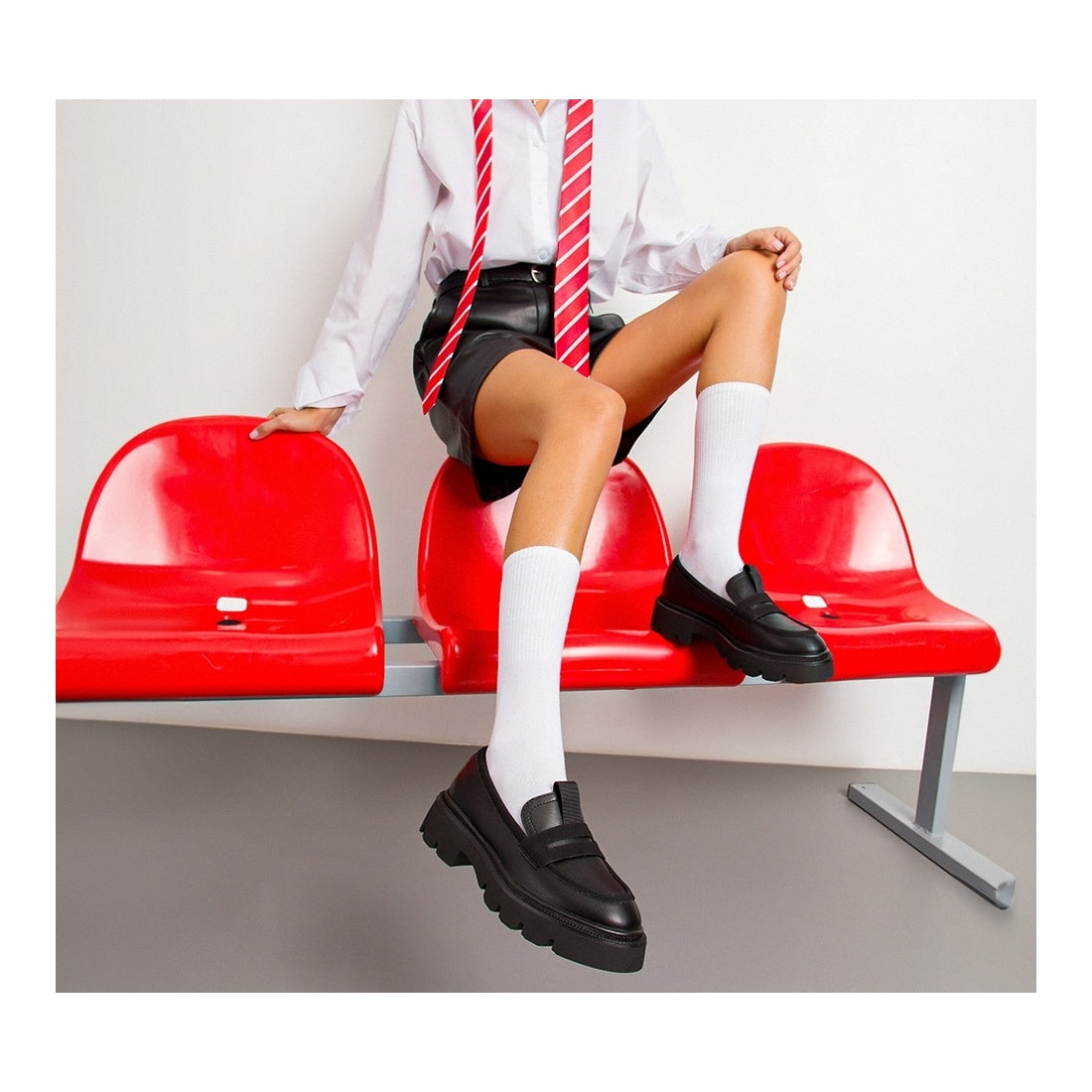 black casual closed loafers