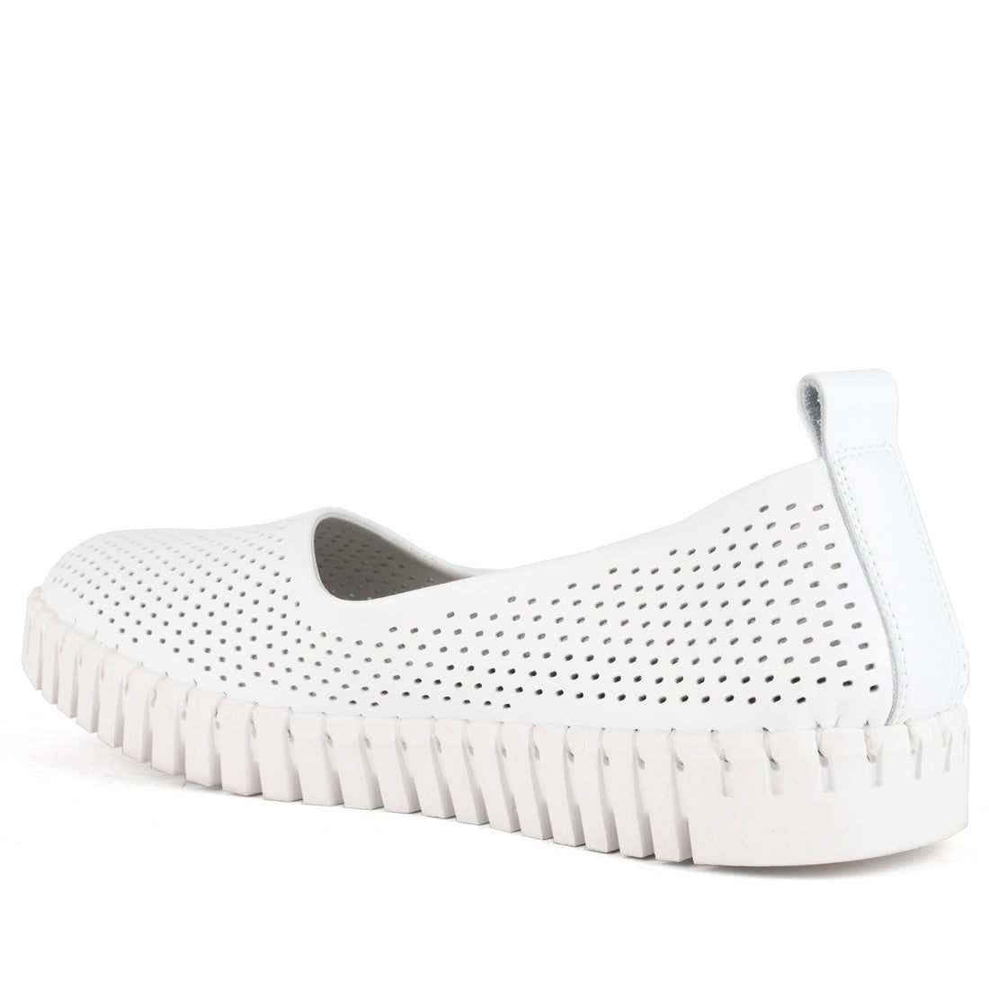 white casual closed ballerinas