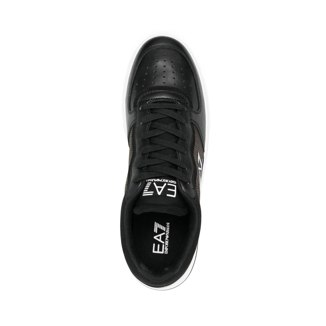 black casual closed sneaker