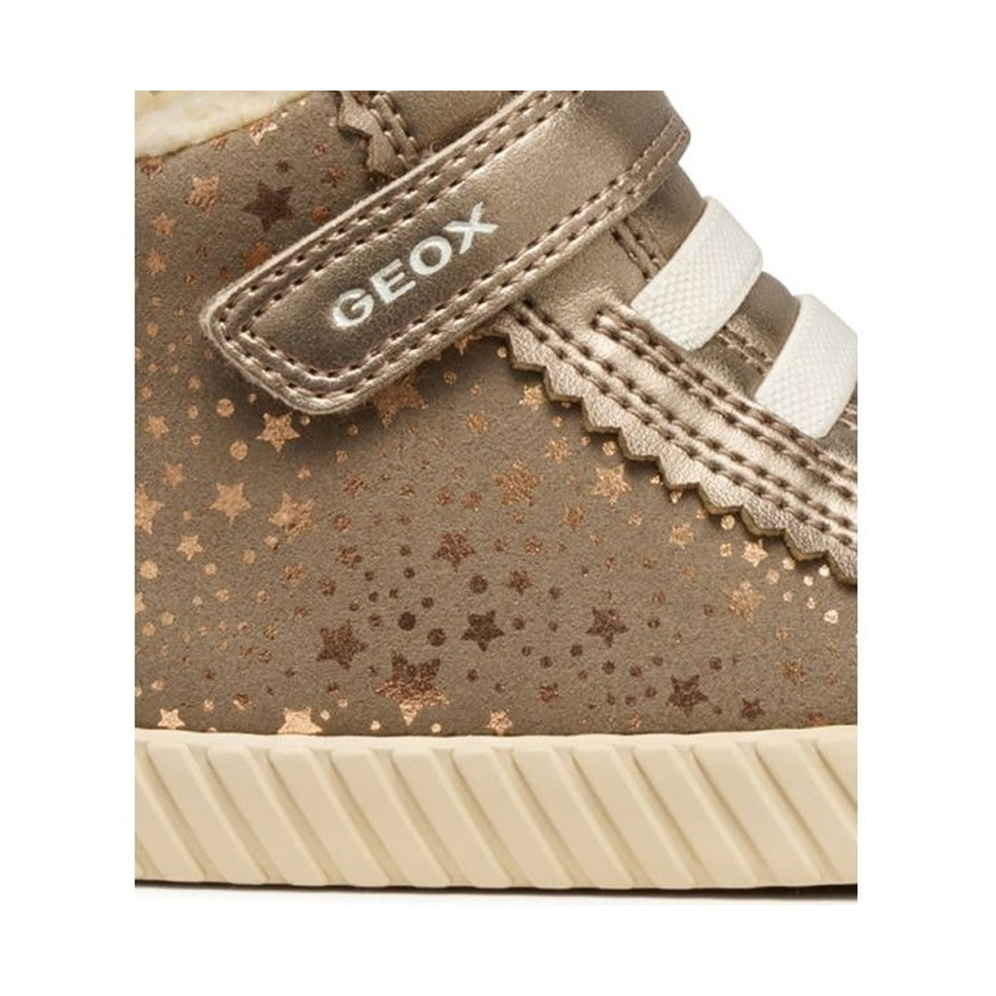 mirroless girl leisure