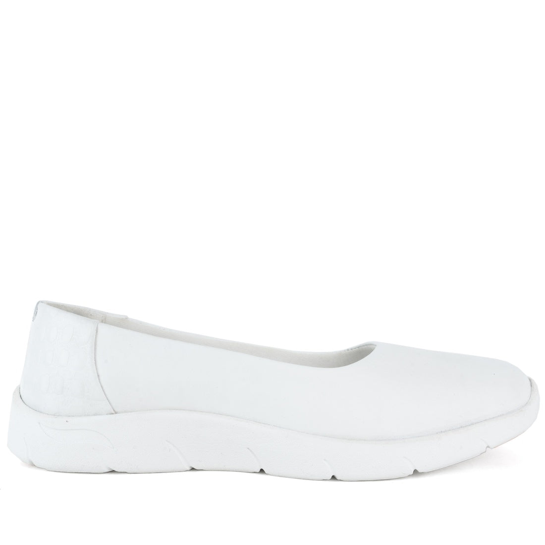 white casual closed ballerinas