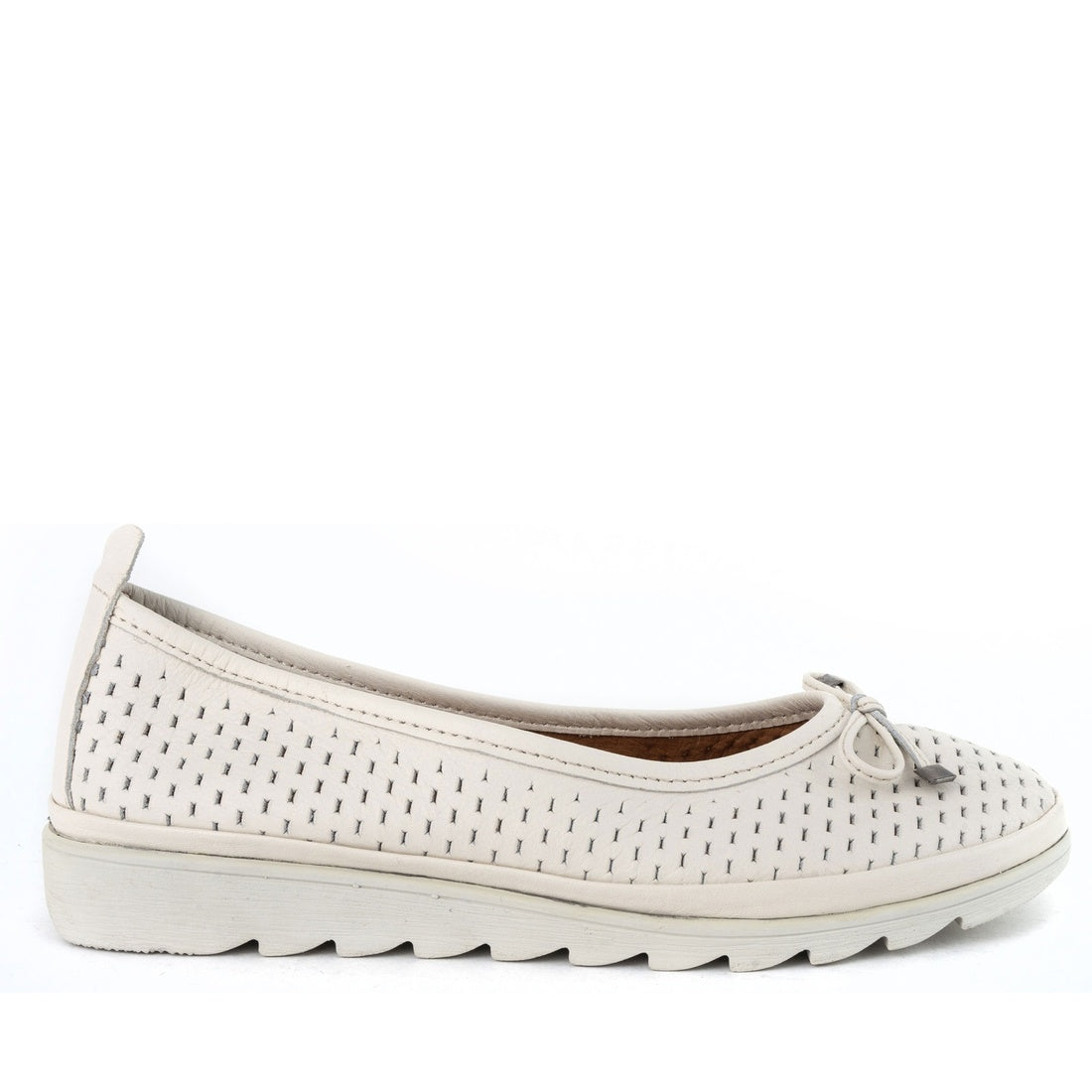 white casual ballerinas