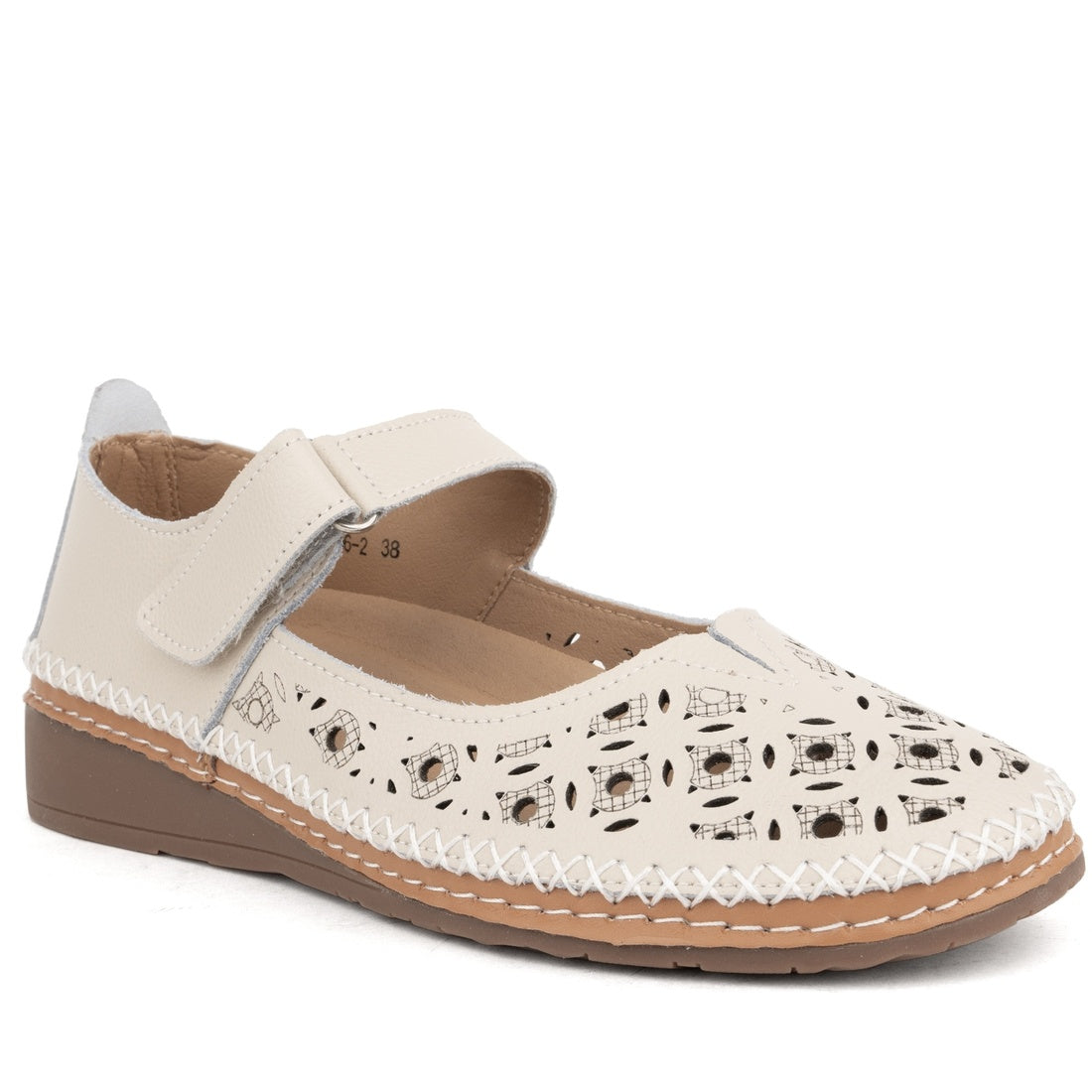 beige casual closed ballerinas