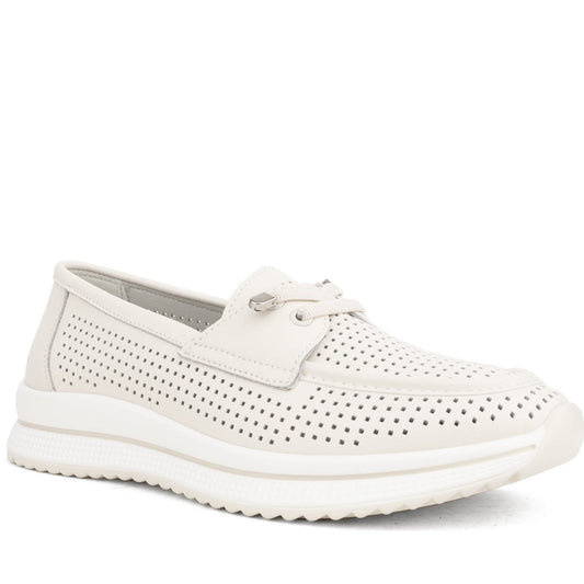 beige casual closed mocassins