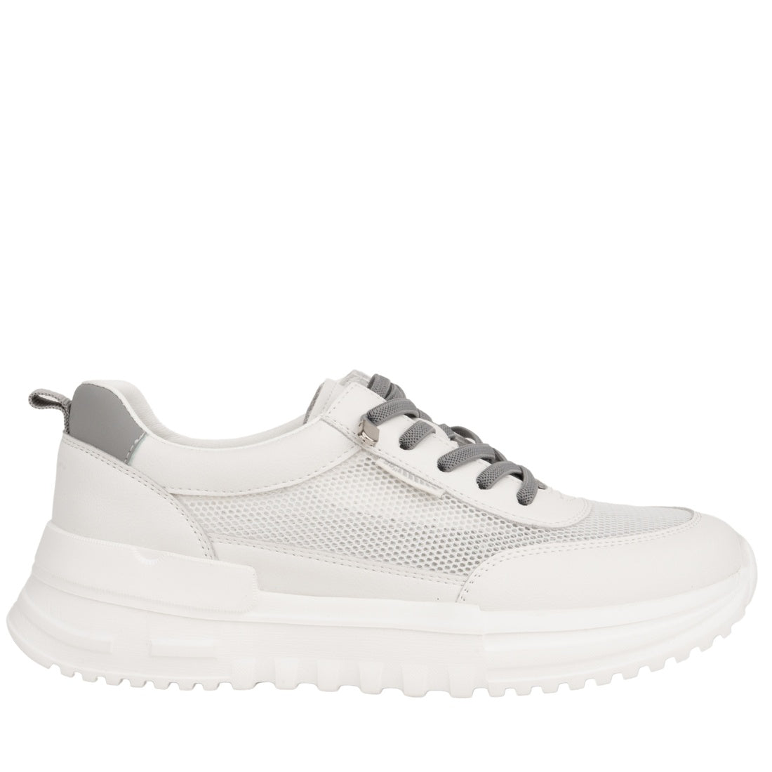 white casual closed sneakers