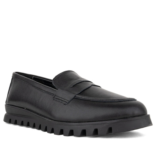 black casual closed loafers