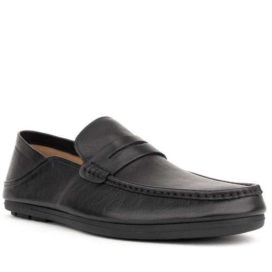 black casual closed mocasins